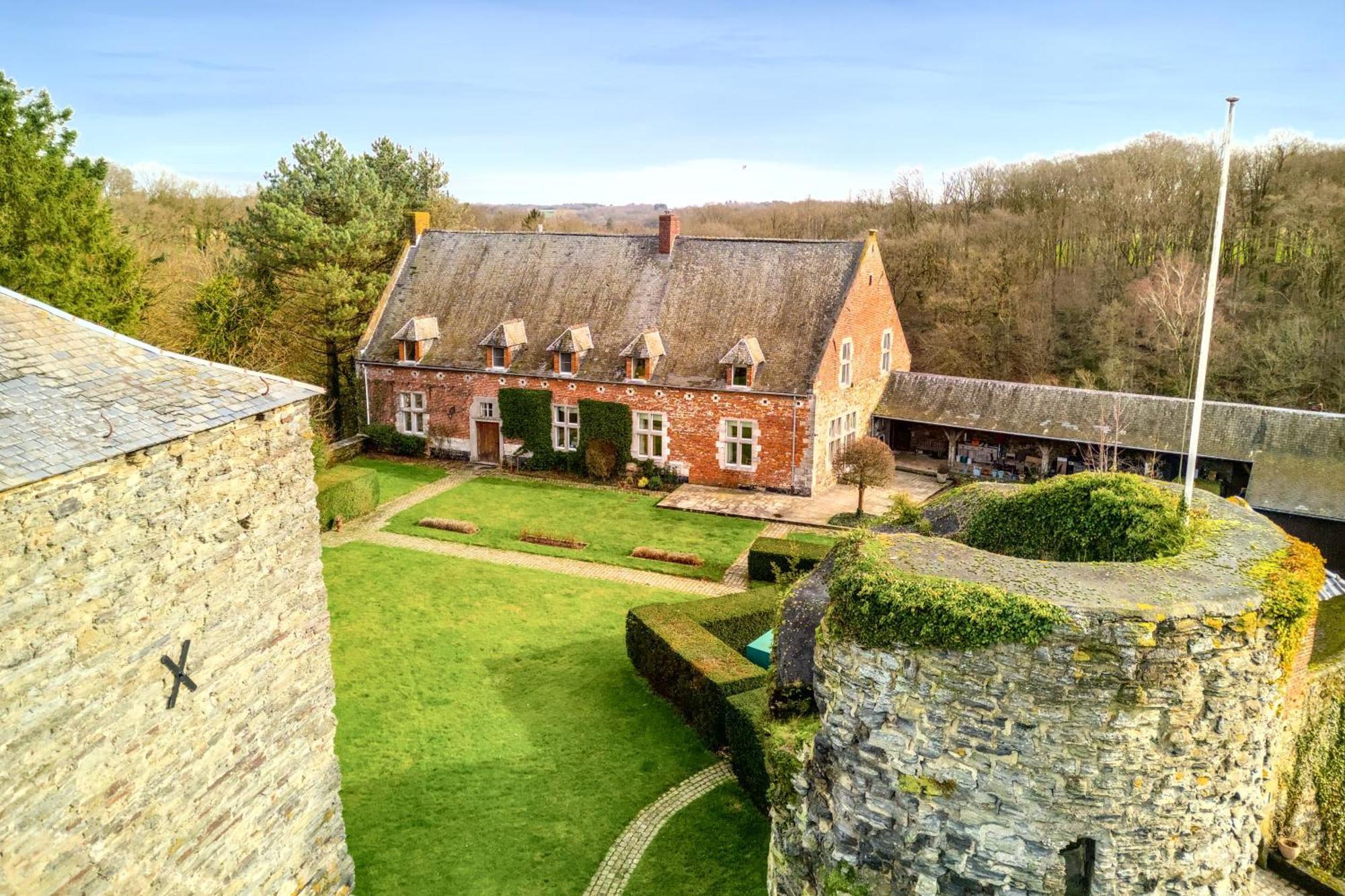 Le Gite Du Chateau - Domaine Des Trois Tilleuls Villers-la-Ville 외부 사진